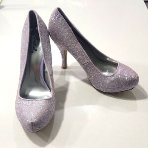 Bright lilac high heels with glitter